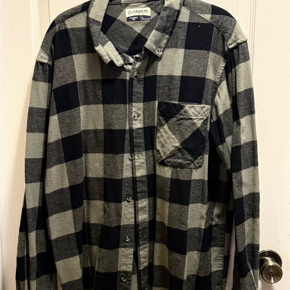 Magellan Outdoors Men's Black and Green Checkered Flannel Shirt